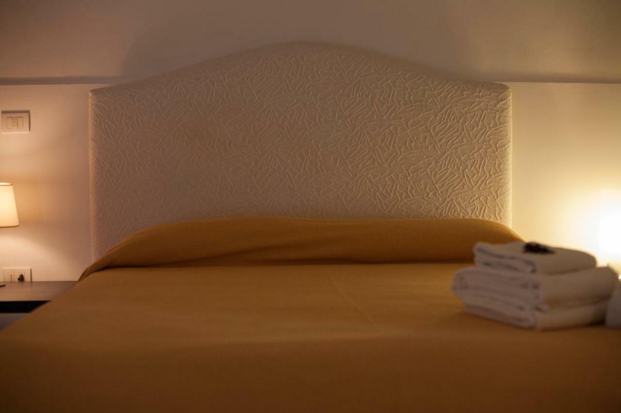 B&B Piazza Libertini Лечче Экстерьер фото